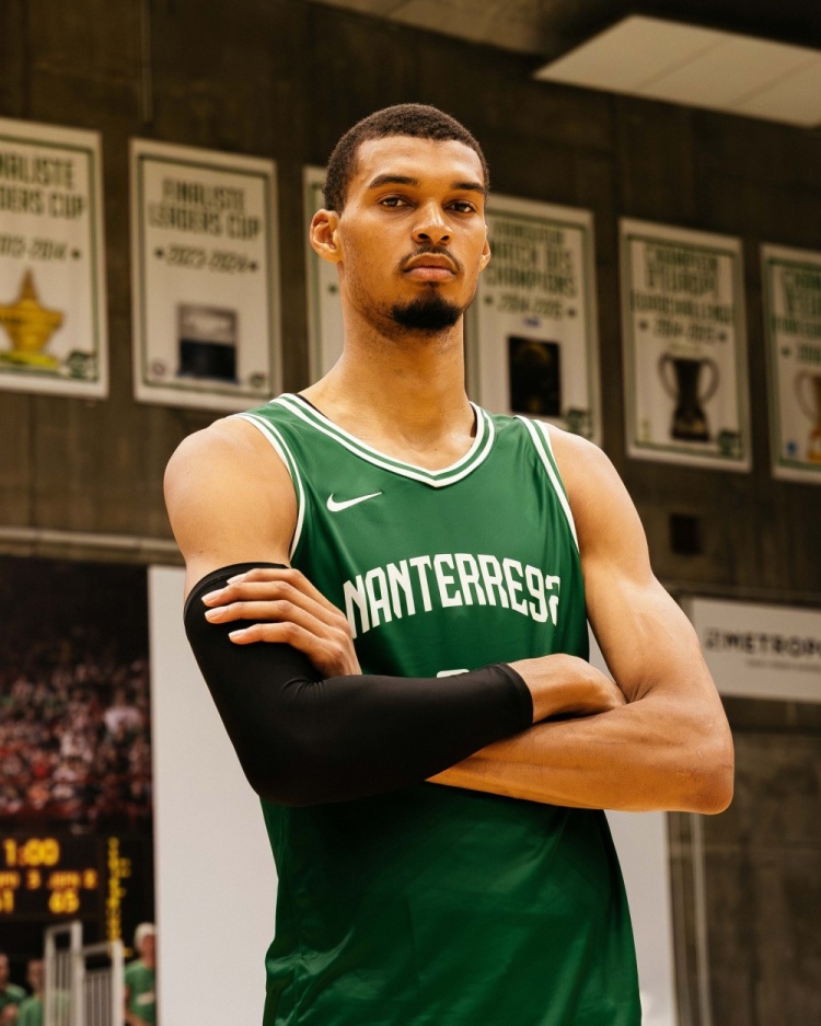 的青训, 文班亚马为, 款球衣