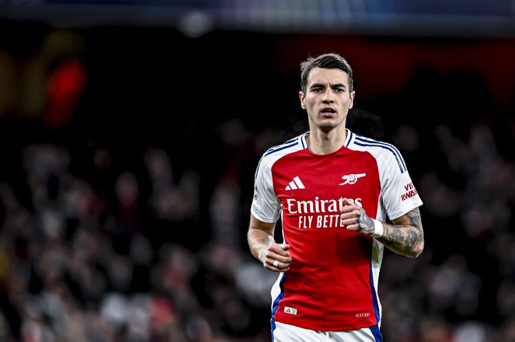 阿森纳的引, 基维奥尔的, 陆踢球 阿森纳的引, 基维奥尔的, 陆踢球